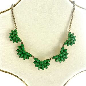 Delicate Green Floral Vintage Necklace